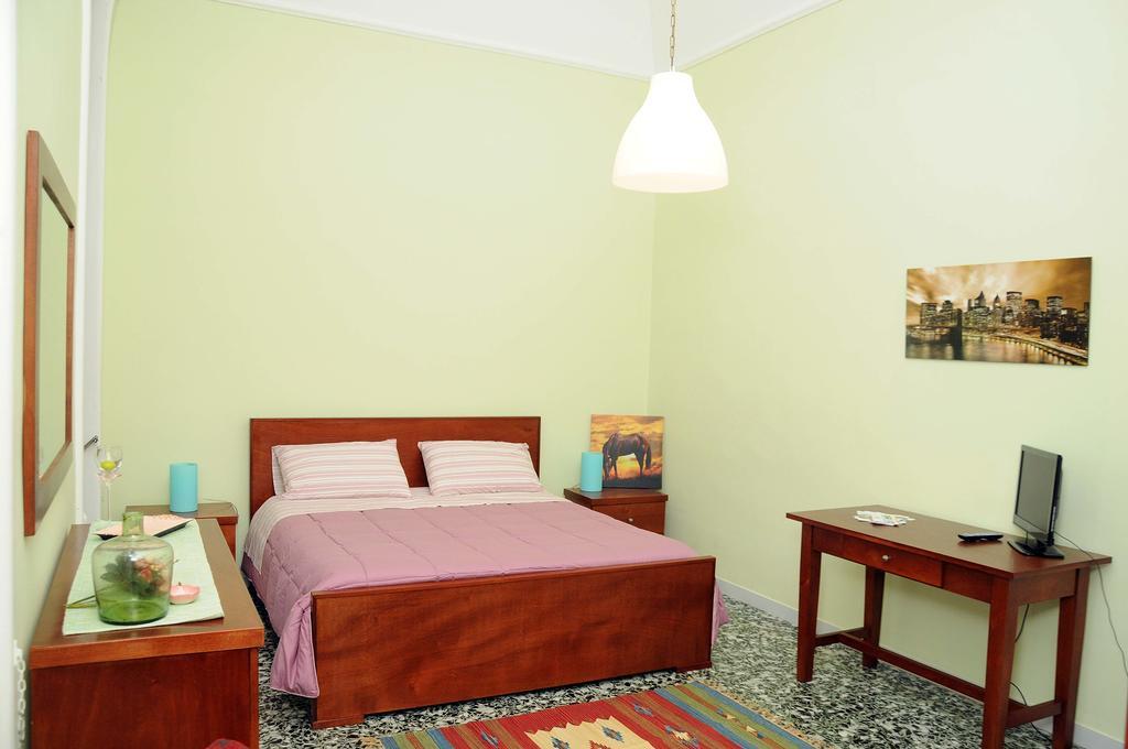 Le Tre Civette Bed & Breakfast Лече Екстериор снимка