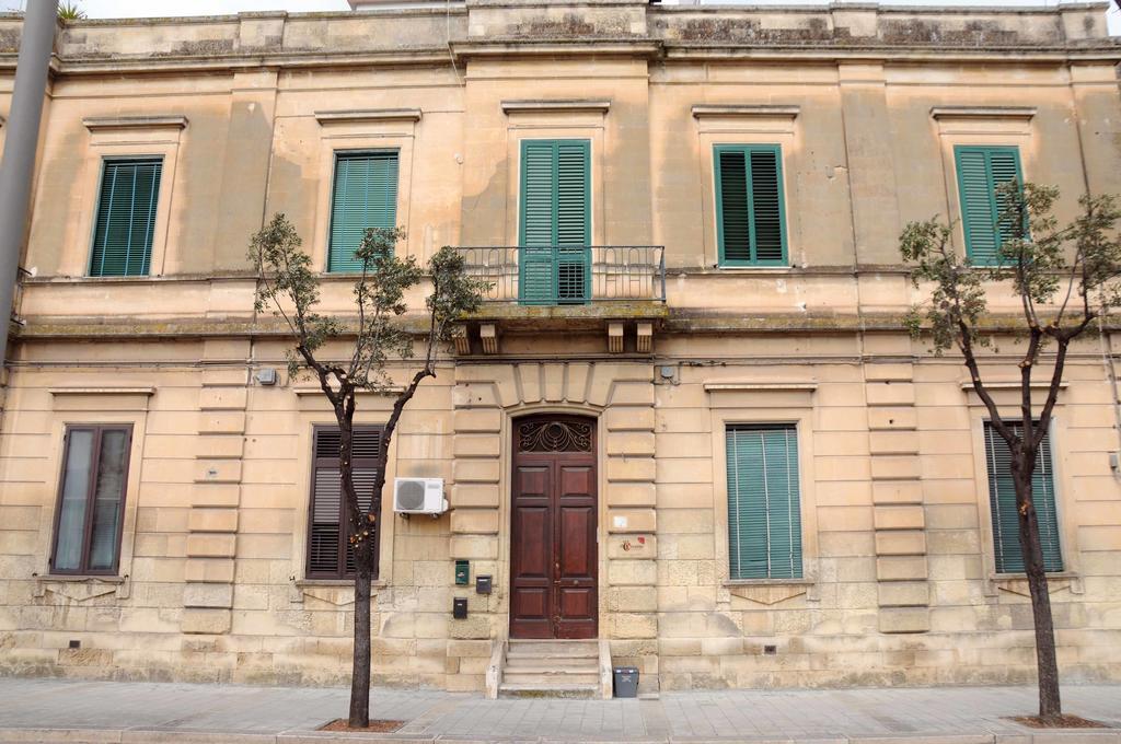 Le Tre Civette Bed & Breakfast Лече Екстериор снимка