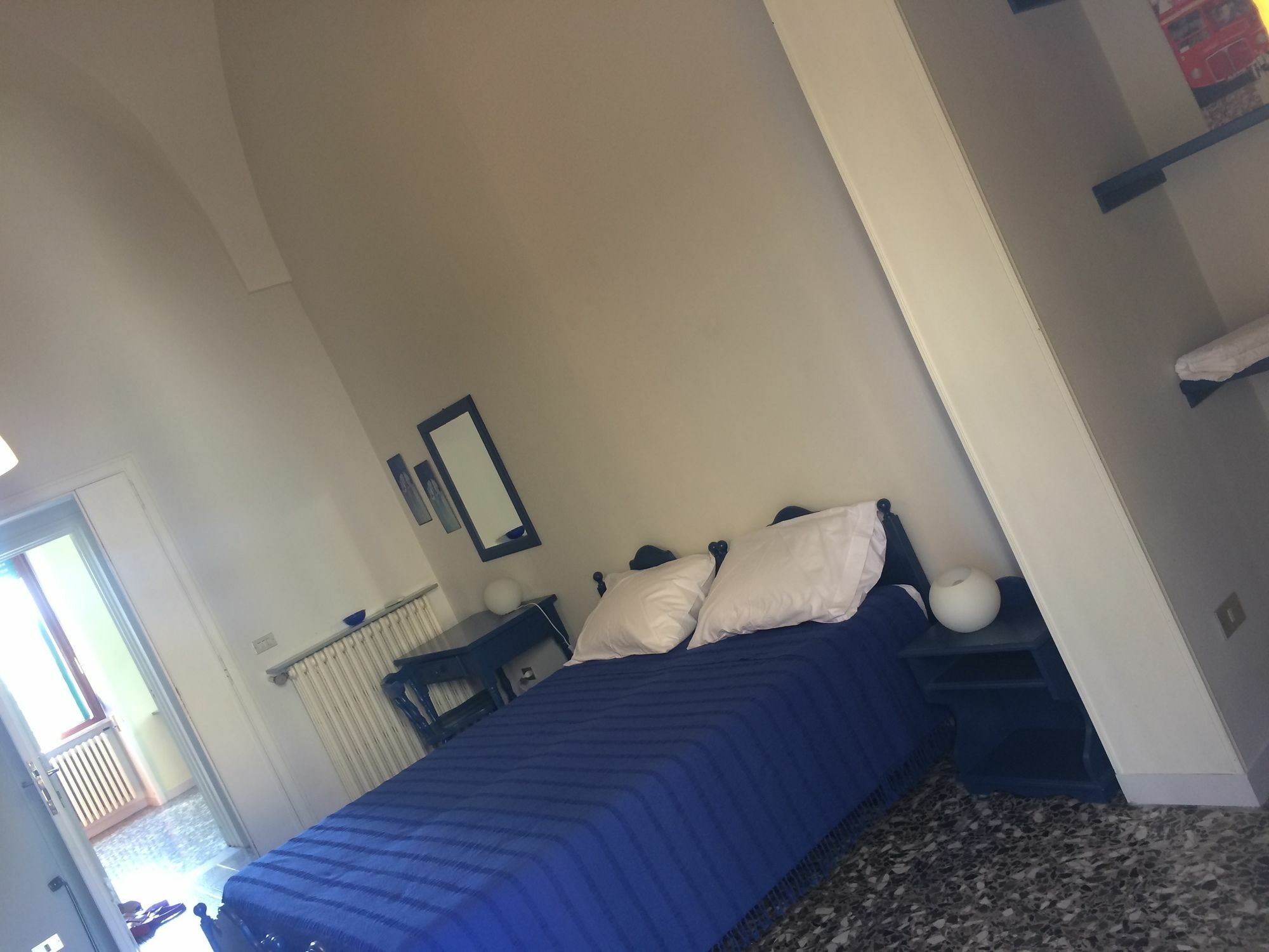 Le Tre Civette Bed & Breakfast Лече Екстериор снимка